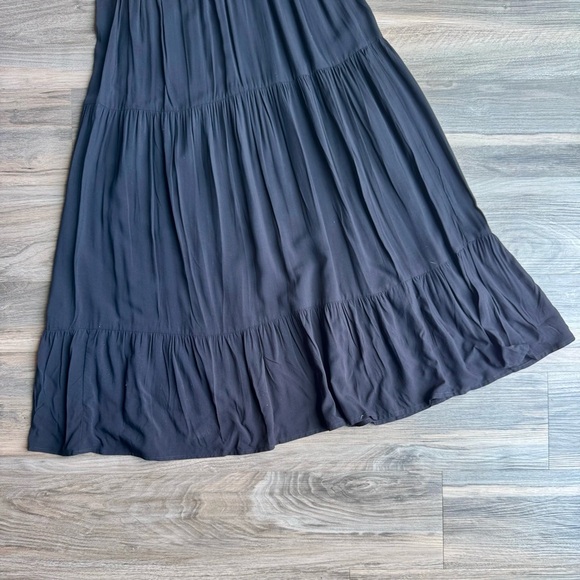 Old Navy Fit & Flare Flutter-Sleeve Tiered Smocked Black Midi Dress Size XS - Picture 9 of 11